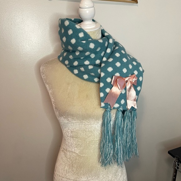 Mukluks Winter Bow Scarf Blue and White Dots - Picture 5 of 10